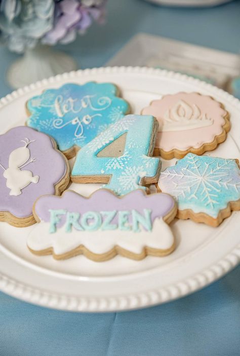 Outdoor Frozen Birthday Party, Four The First Time In Forever Party, Frozen Fourth Birthday Party, Frozen Birthday Party Food, Frozen Birthday Decorations, Disney Birthday Party Ideas, Kids Tea Party, Frozen Rose, Frozen Kids