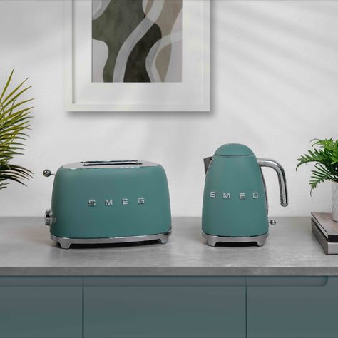 Moody Homes, Smeg Kettle, 1st Of October, Smeg Toaster, Kettle Toaster, Tv Competition, Latest Kitchen Trends, Smeg Kitchen, Breakfast Kitchen