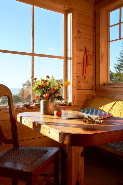 Lakehouse Aesthetic, Cozy Cabin Kitchen, California Cabin, Cabin Addition, Small Breakfast Table, Heath Ceramics Tile, Connecticut House, California Farm, Montana Living