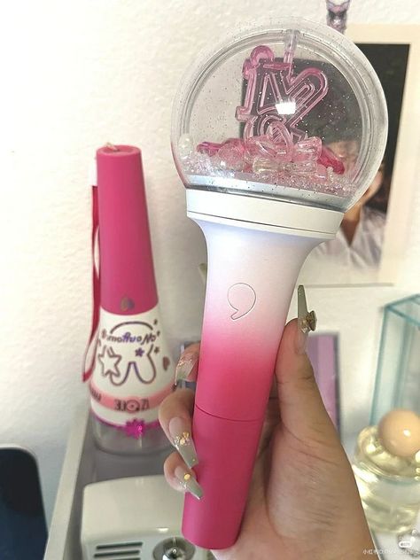 Ive Lightstick Aesthetic, Ive Lightstick Official, Twice Lightstick Decoration, Lightstick Decoration Ideas, Kpop Lightstick Aesthetic, Ive Lightstick, Kpop Lightstick Ideas, Newjeans Lightstick, Kpop Light Stick