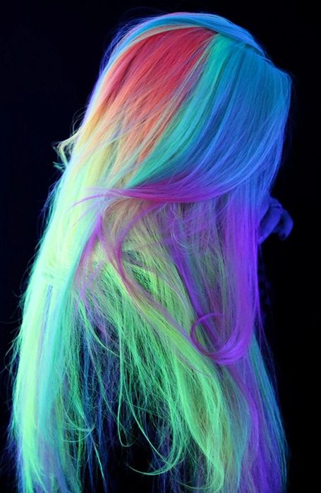 15 Cool Rainbow Hair Color Ideas For Festival Goers - The Trend Spotter Glow Hair, Cute Hair Colors, Rainbow Hair Color, Neon Hair, Multicolored Hair, Beautiful Hair Color, Pretty Hair Color, Bright Hair, Hair Color Blue