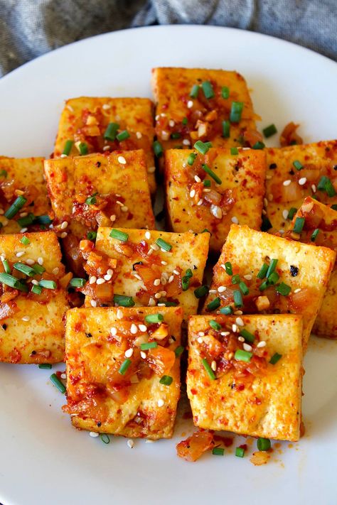 Dubu jorim, Korean spicy braised tofu Dubu Jorim, Spicy Tofu Recipes, Braised Tofu, Korean Chili Flakes, Korean Recipe, Tofu Recipe, Rice Wine Vinegar, Rice Wine, Chili Flakes