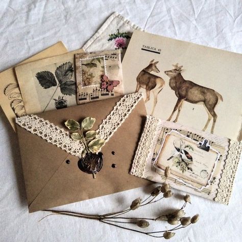 Letters Aesthetic, Snail Mail Inspiration, Mail Art Envelopes, Aesthetic Letters, Pen Pal Letters, Envelope Art, Handwritten Letters, Vintage Lettering, Snail Mail