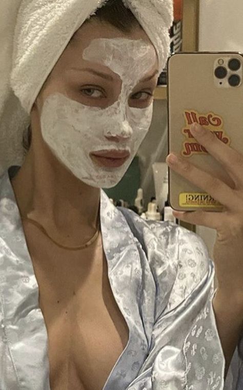 Model Woman, White Face Mask, White Face, Woman Fashion, Bella Hadid, Face Mask, Skin Care, Mask, Skin