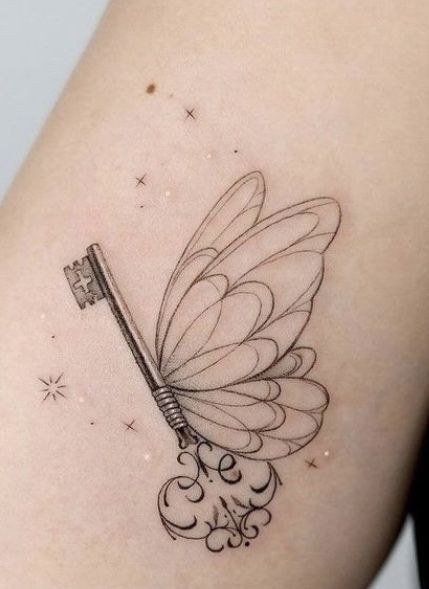 Key Wings Tattoo, Harry Potter Key Tattoo, Flying Key Tattoo, Small Ornamental Tattoo, Steampunk Tattoos, Harry Potter Key, Name Tattoos For Moms, Tattoos For Moms, Key Tattoo