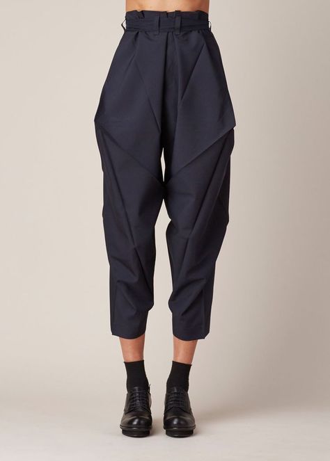 Issey Miyake  Origami Culottes (Navy) Fashion Origami, Origami Clothes, Origami Fashion, Moda Chic, Glam Look, Modieuze Outfits, Inspired Fashion, Inspiration Mode, Fashion 2020