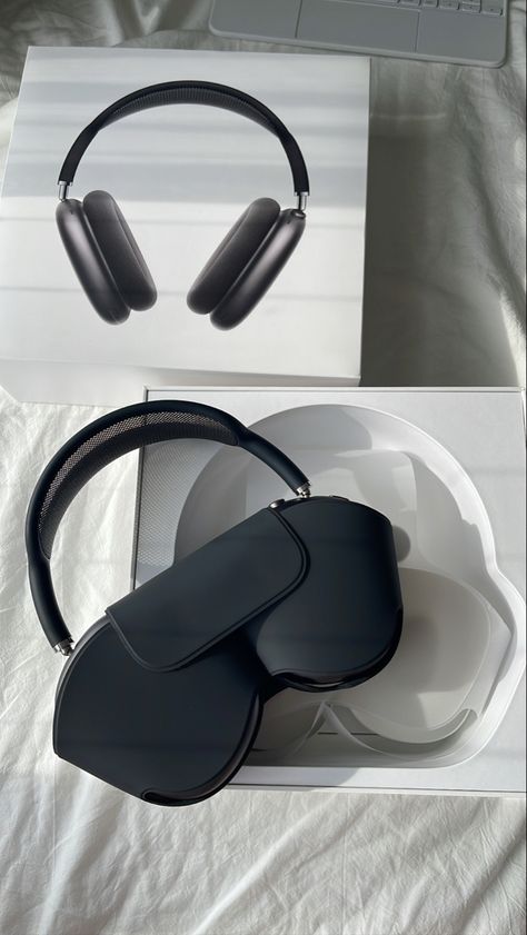 Head Phones Apple, Black Apple Products, Apple Pro Max Headphones, Airpod Maxes, Airpod Max, All Apple Products, Apple Headphone, Airpods Max, Iphone Obsession