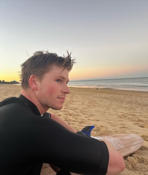 The Irwins, Robert Irwin Cute, Robert Irwin Boyfriend Material, Robert Irwin Aesthetic, Rob Irwin, Kangaroo Australia, Irwin Family, Robert Irwin, Australian Boys