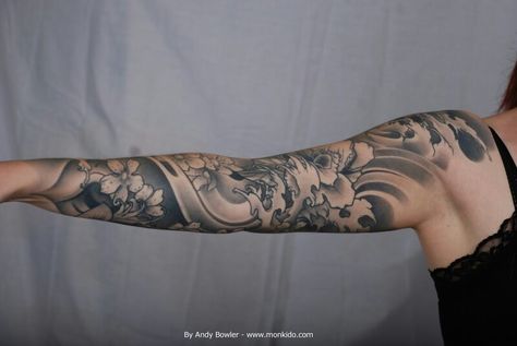 Gnarly waves Tattoos Pulseras, Black Sleeve Tattoo, Tattoos Masculinas, Japanese Flower Tattoo, Irezumi Tattoos, Flower Tattoo Sleeve, Japanese Sleeve Tattoos, Full Sleeve Tattoos, Japanese Sleeve