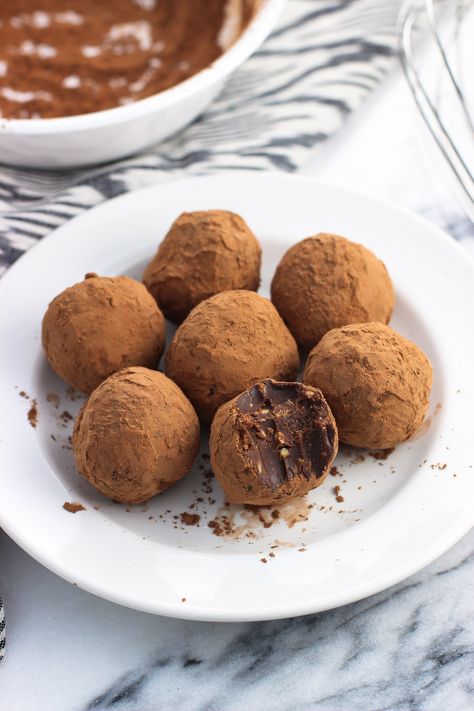 These small batch chocolate peanut butter truffles are rich, indulgent, and simple. This recipe makes just seven truffles and is great for holiday desserts! Irish Cream Truffles, Truffle Chocolate, Peanut Butter Truffles, Gluten Free Candy, Candy Truffles, Make Ahead Desserts, Candy Recipes Homemade, Truffle Recipe Chocolate, Truffle Recipe