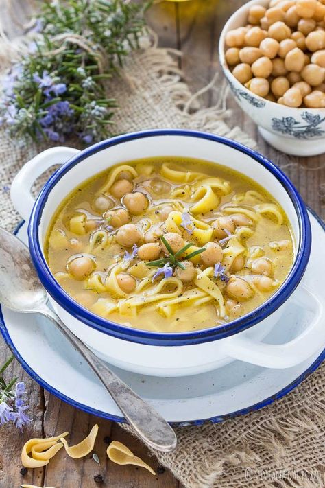 Zuppa Soup, Pasta Fagioli, Pasta E Fagioli, Best Italian Recipes, Italian Pasta, Minestrone, Chickpeas, Gnocchi, Cheeseburger Chowder