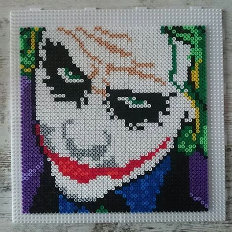 The Joker Heath Ledger, Joker Heath Ledger, Hama Art, Joker Heath, Pony Bead Crafts, Nerd Crafts, Pixel Beads, Art Perle, Perler Art