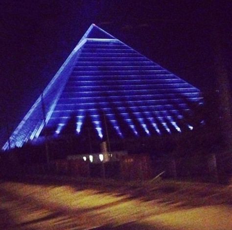 Memphis Aesthetic City, 90s Underground Aesthetic, Memphis Rap Aesthetic, Memphis Horrorcore, Dark 80s Aesthetic, Memphis Pyramid, Memphis Aesthetic, Nas Hip Hop, Memphis Art