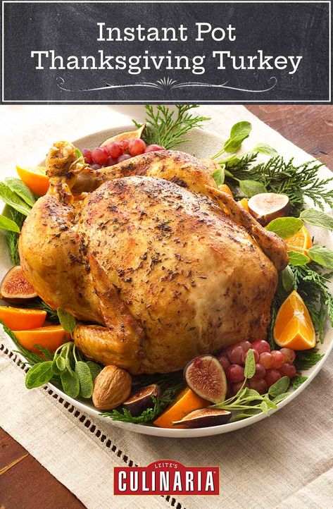 Cook Turkey In Oven, Oven Turkey Recipes, Easy Turkey Recipes Thanksgiving, Cooking Thanksgiving Turkey, Preparing A Turkey, How To Cook Turkey, Turkey In Oven, Easy Thanksgiving Turkey, Turkey In The Oven