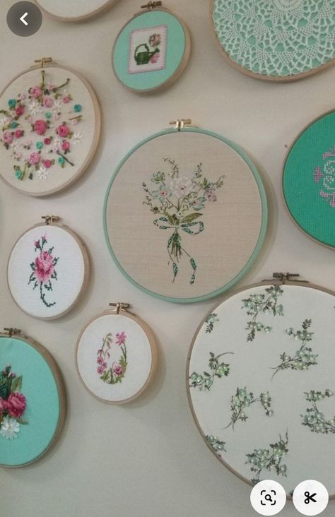 Embroidery Hoop Wall Art Bedroom, Embroidery Display Ideas, Hoop Crafts, Crafts Love, Hoop Wall Art, Fabric Wall Decor, Diy Crafts Love, Embroidery Hoop Crafts, Embroidery Hoop Wall