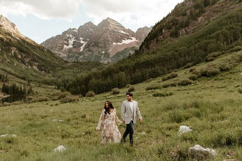 20 Best Colorado Engagement Photo Locations with Epic Views Boulder Colorado Photography, Maroon Bells Engagement Photos, Evergreen Engagement Photos, Boulder Flatirons Photoshoot, Rocky Mountain National Park Photoshoot, Telluride Engagement Photos, Boulder Colorado Engagement Photos, Rocky Mountain National Park Engagement Photos, Fall Colorado Engagement Photos