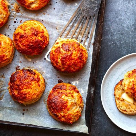 Bake a batch of these cheese and marmite scones for a picnic or afternoon tea Marmite Recipes, Great British Food, Savory Scones, Scones Recipe, Artisan Food, Food Club, Meal Suggestions, Scone Recipe, British Food