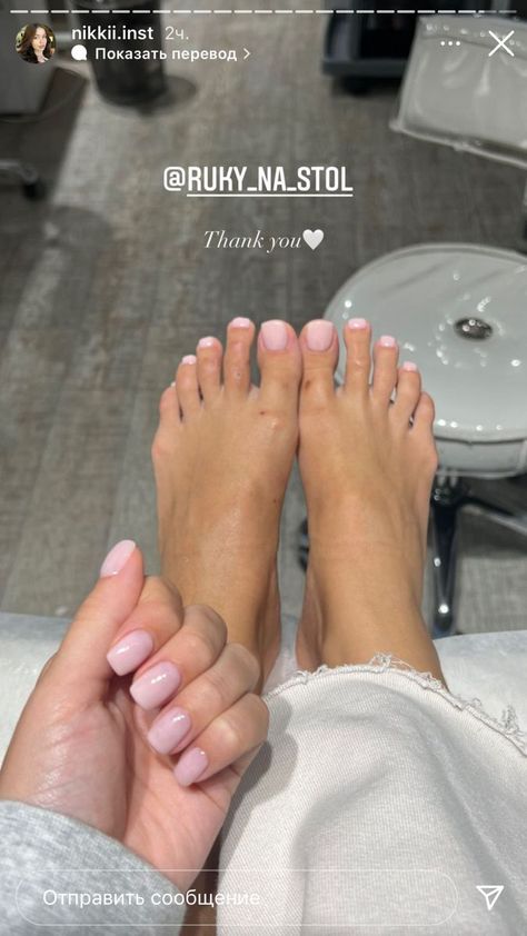 Nail Appt Outfit, Pedicure Colour Ideas, Milk Nails Pedicure, Pale Pink Pedicure Toenails, Clean Girl Toenails, Summer Manicure And Pedicure Ideas, Natural Pink Toe Nails, Matching Manicure Pedicure Ideas, Pale Pink Pedicure