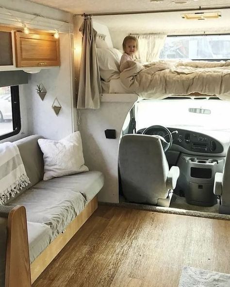 Bus Living, Vintage Camper Remodel, Kombi Home, Sprinter Camper, Van Life Diy, Campervan Interior, Camper Van Conversion Diy, Camper Makeover, Camper Living