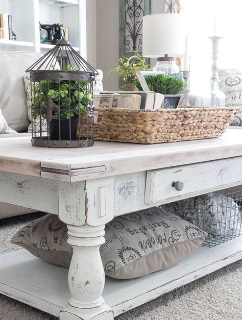 Painted Furniture Ideas | 7 Tips to Whitewash Furniture - Painted Furniture Ideas Paint Mirror, Shabby Chic Coffee Table, Paint Makeover, Cocina Shabby Chic, Rustic Accessories, White Coffee Table, Vibeke Design, Rustic Farmhouse Living Room, Deco Champetre