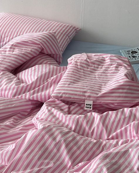 Pink And White Striped Bedding, Pink Stripe Bedding, Pink Striped Sheets, Striped Bedding Aesthetic, Pink Striped Bedding, Striped Comforter Bedroom, Pink Sheets Aesthetic, Blue And Pink Bedding, Pink And Blue Bedding