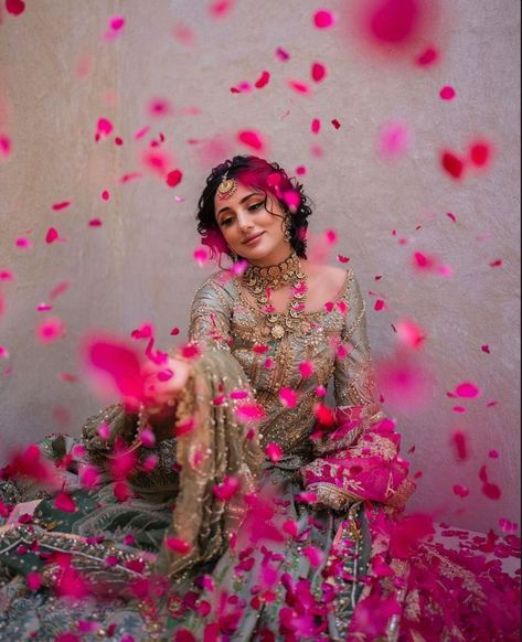 Vasectomy Reversal, Falling Petals, Indian Bride Poses, Indian Bride Photography Poses, Indian Wedding Poses, Bride Photos Poses, Groom Photoshoot, Pre Wedding Photoshoot Outfit, Wedding Photoshoot Props