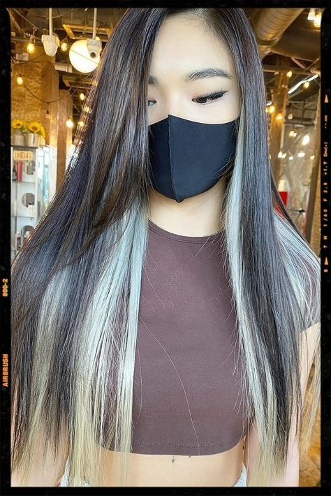 Black and White Hair - Hair Color Idea Hair Color Black And Blonde, Blonde Underneath Hair, Mixed Girl Hairstyles, Blonde Underneath, Black And White Hair, Hair Doo, App Filter, Diamond Tattoos, Hair Color Streaks