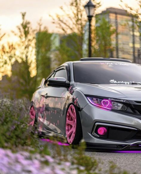 grey and pink honda civic ♡ Honda Civic Wrapped, Pink Old Car, Honda Civic Modified, Honda Civic Aesthetic, Honda Aesthetic, Honda Accord Modified, Custom Honda Civic, Honda Civic Accessories, Honda Civic Vtec