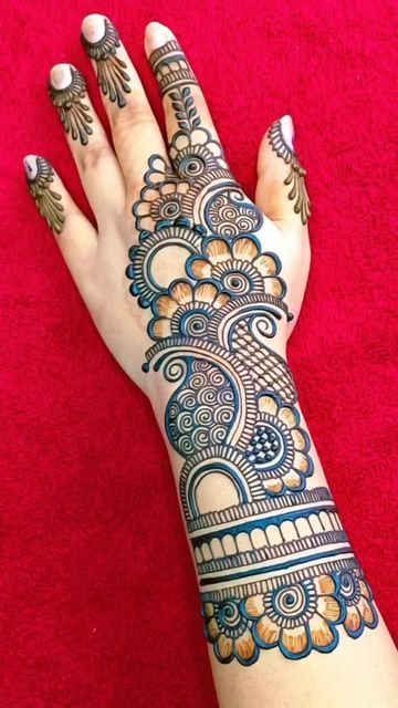 Mehndi Ideas Back Hand, Easy Mehndi Design For Back Hand, Back Hand Mehndi Designs Right Hand, Beautiful Henna Designs Unique Back Hand, Long Mehandi Designs For Hands, Mendhi Back Designs, Mehndi On Back Hand, Basic Arabic Mehendi Designs, New Arebiyan Mehndi Designs