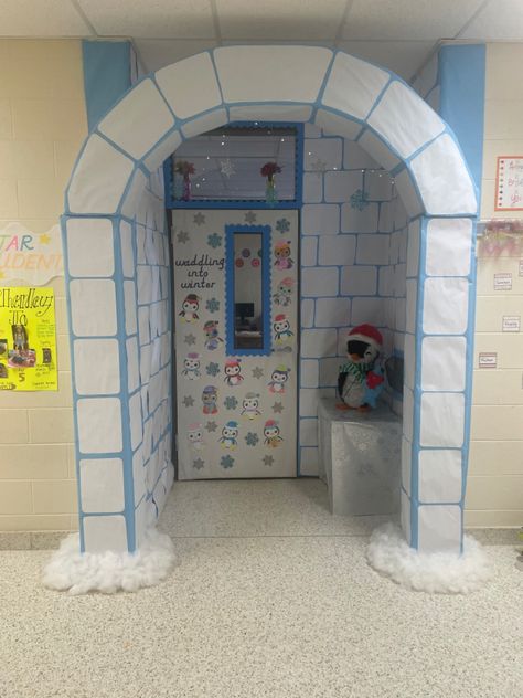 Winterwonderland Door Decorations, Classroom Door Decoration Winter Wonderland, Christmas Door Decorating Contest Office Winter Wonderland, Winter Wonderland Christmas Door Decorations, Classroom Christmas Theme Ideas, Winter Themed Door Decorations, Winter Wonderland At School, Winter Themed Doors For Classroom, Winter Wonderland Teacher Doors