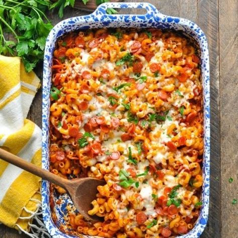 4-Ingredient Dump and Bake Pizza Casserole - The Seasoned Mom Pasta Ahead Of Time, One Pot Meals Easy, Pot Meals Easy, Casserole With Pasta, Dump Casseroles, Casserole Pizza, Pepperoni Pizza Casserole, Pizza Pasta Casserole, Dump And Bake