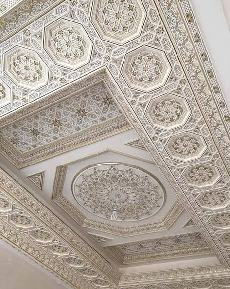 Moroccan Ceiling Design, Best Pop Design, Mosque Design Islamic Architecture, Islamic Interior Design, Ceiling Paper, Pop Design For Hall, Brand New House, Moorish Design, New Ceiling Design