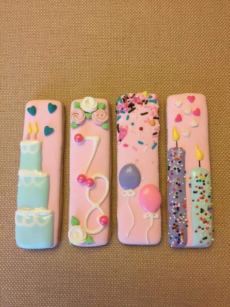 Cookie Sticks Decorated, Stick Cookies, Cookie Decorating Icing, Hello Kitty Cookies, Birthday Sweets, Bird Cookies, Cookie Sticks, Kinds Of Cookies, Roll Cookies