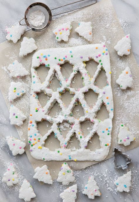 Homemade Marshmallow in a Funfetti Style for the Holidays Cozy Country Christmas, Best Pumpkin Bread Recipe, Homemade Marshmallow Recipe, Rose Smith, Entertaining Food, Camille Styles, Recipes With Marshmallows, Homemade Marshmallows, Funfetti Cake