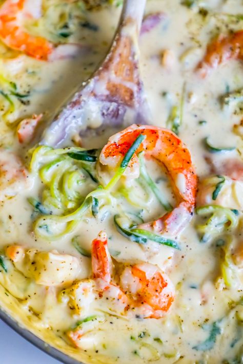 One Pot Creamy Shrimp Alfredo with Zucchini Noodles Recipe - main dishes #maindishes Alfredo With Zucchini, Spiralized Zucchini Recipes, Creamy Shrimp Alfredo, Healthy Noodle Recipes, Zucchini Noodles Recipe, Traditional Meals, Shrimp Zucchini, Keto Pasta, Healthy Noodles