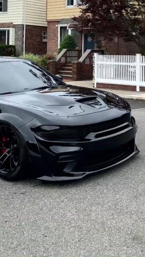 Hellcat Black, Black Dodge Charger, Blacked Out Cars, Charger Hellcat, Dodge Charger Hellcat, Charger Srt Hellcat, Dodge Charger Daytona, Hot Rods Cars Muscle, Dodge Charger Srt