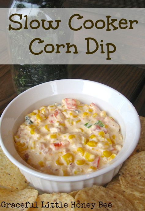 This slow cooker corn dip is creamy and so amazingly delicious! It's seriously the best dip I've ever had! Slow Cooker Corn Dip, Creamy Corn Dip, Slow Cooker Corn, Hot Corn Dip, Corn Dip Recipes, Crock Pot Dips, Corn Dip, Tailgate Food, Crock Pot Cooking