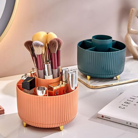 Makeup Brush Holder Organizer....... Pencil Storage, Makeup Storage Box, Makeup Brush Organization, Makeup Brush Storage, Pen Organization, Storage Buckets, Makeup Brush Holders, Cosmetic Organizer, Lipstick Makeup