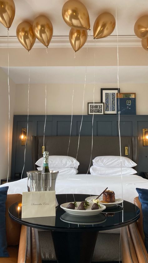 #hotel #birthday #birthdaypartyideas Birthday At Hotel Room, 21st Birthday Hotel Room Decor, Hotel Christmas Party, Hotel Birthday Pictures, Bride Hotel Room Decorations, Hotel Birthday Decor, Hotel Birthday Decorations, Hotel Room Party, Hotel Anniversary