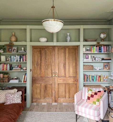 Pocket Doors: What Are They And Why Are They Now Back On-Trend? — MELANIE LISSACK INTERIORS Types Of Floor Tiles, Warm Neutral Paint Colors, Warm Paint Colors, Earthy Home Decor, Long Room, Earthy Home, Room Divider Doors, Tile Trends, Entry Way Design