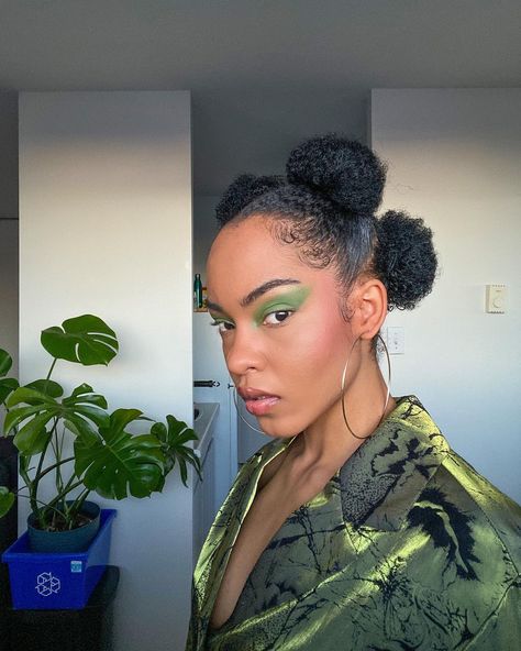 Green aesthetic•Green eye makeup•4 space buns•Space buns•Buns•Natural hair•Afropunk•Green shirt•Satin shirt•Giant hoops•Indoor photoshoot•Photoshoot ideas 4 Space Buns, Space Buns Natural Hair, Buns Natural Hair, Bun Looks, Afro Hair Bun, Pixie Aesthetic, Space Buns Hair, Green Eye Makeup, Indoor Photoshoot