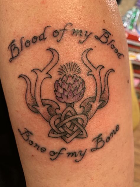 My husband is descended from the Royal Stewarts & I love Outlander!! Outlander Inspired Tattoos, Outlander Tattoos Ideas, Outlander Tattoos, Tattoo Sisters, Books Tattoo, Decorative Walls, Tiny Tats, Roman Numeral Tattoos, Peacock Tattoo