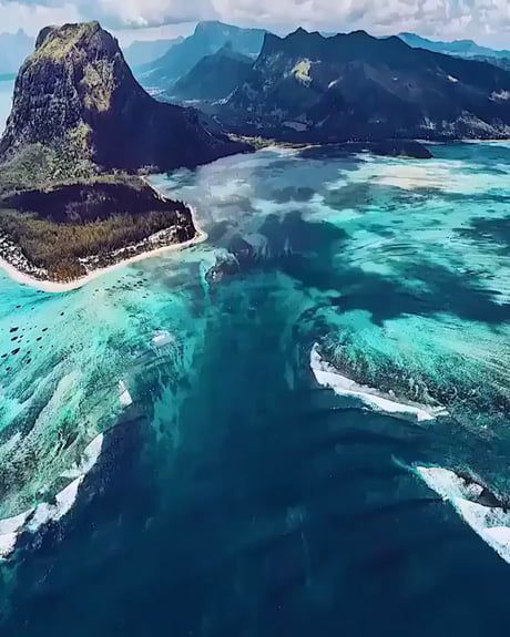 Underwater Waterfall, Mauritius Travel, Vacation Goals, Amazing Places On Earth, Celebrity Travel, Travel Outdoors, Romantic Travel, Amazing Destinations, Mauritius