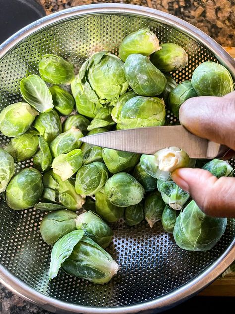 How To Freeze Brussels Sprouts? - Healthier Steps How To Freeze Brussel Sprouts, Blanching Brussel Sprouts, Cook Brussel Sprouts, Freezing Veggies, Freezing Brussel Sprouts, Cooking Brussel Sprouts, Freezing Vegetables, Sprout Recipes, Frozen Broccoli