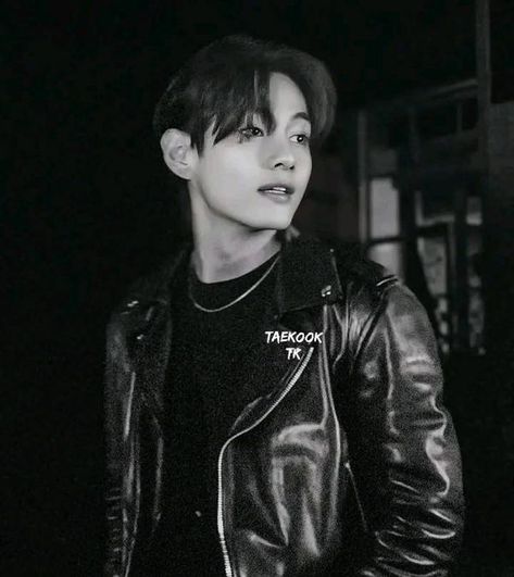 V Bta, Bts Black And White, First Love Bts, Kim Taehyung Wallpaper, Foto Jungkook, V Taehyung, Foto Bts, Bts Pictures, Bts V