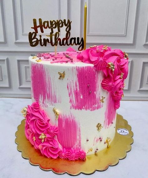 32 Cake Birthday, Hot Pink Birthday Cake, Hot Pink Cake, Hot Pink Cakes, Horse Birthday Cake, Buttercream Cake Designs, 25th Birthday Cakes, 10 Birthday Cake, Birthday Cake Decorating Ideas