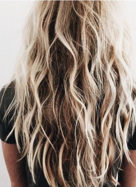 Long Blonde Balayage, Sunkissed Balayage, Beachy Curls, Beachy Blonde Hair, Long Hair Ideas, Sunkissed Hair, Surf Hair, Balayage Blond, Makeup Tip