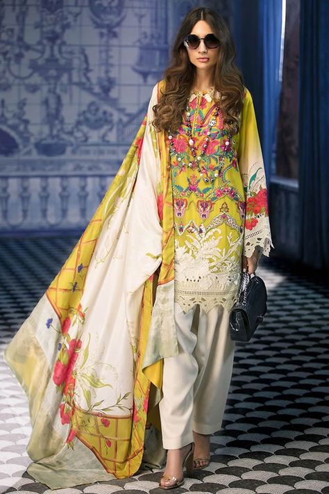 Fascinating Fashion: Sana Safinaz : Winter Silk Collection 2018-19 Sana Safinaz Party Wear, Pakistani Wear, Asian Clothes, Bridal Couture Week, Eid Dress, Desi Outfits, India Clothes, Pakistani Clothes, Eid Outfits