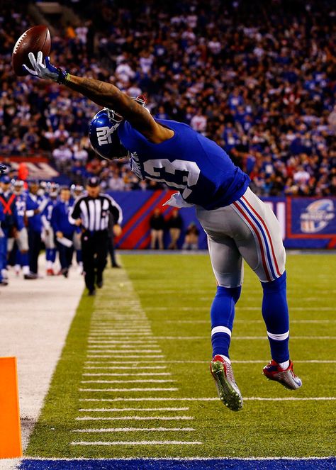 Odell Beckham Jr.'s Incredible One-Handed Catch Might Be the Best in NFL History?Watch! | E! Online Mobile New York Football, Odell Beckham, Giants Football, Nfl History, Odell Beckham Jr, Beckham Jr, Sport Player, Two Fingers, Flag Football