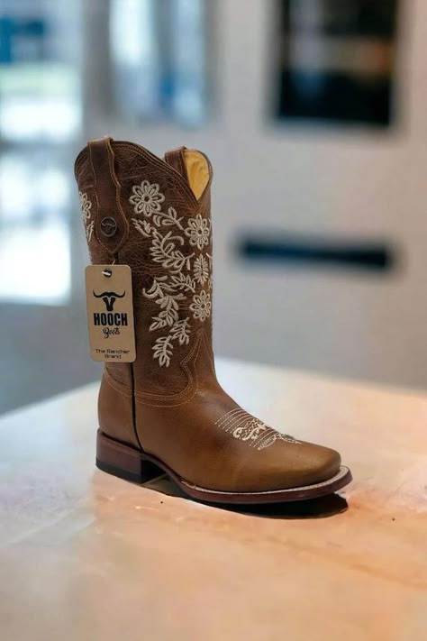 Western Cowboy Cowgirl Square Toe Genuine Leather Honey Flowers Embroidered BOOTS Boho, best texas cowboy boots Texas Cowboy Boots, Cute Cowgirl Boots, Boots Boho, Texas Cowboy, Cowboy Shoes, Safari Chic, Western Shoes, Womens Cowgirl Boots, Cowboy Girl